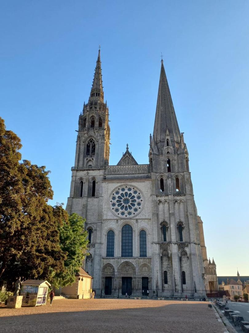 דירות שארטר Le Gite De La Cathedrale מראה חיצוני תמונה